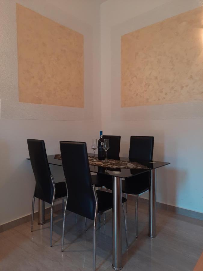 Apartmani Vila Aleksandar Budva Exterior foto