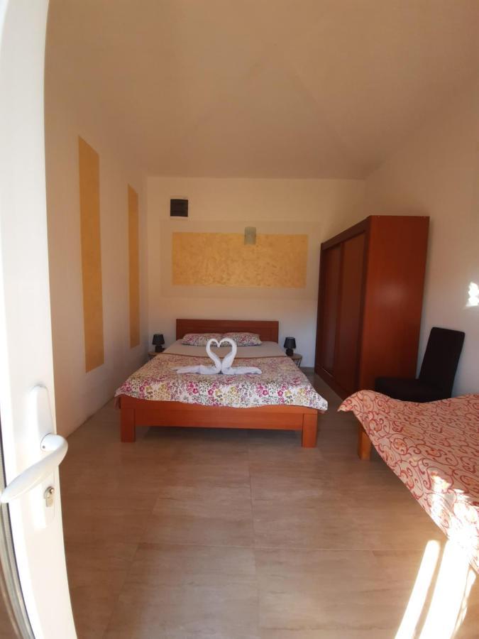 Apartmani Vila Aleksandar Budva Exterior foto