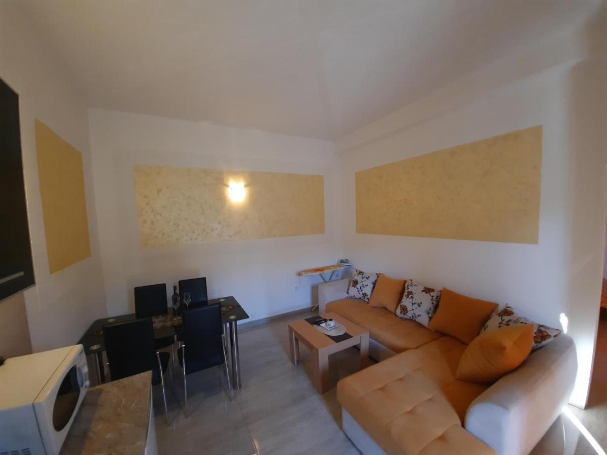 Apartmani Vila Aleksandar Budva Exterior foto