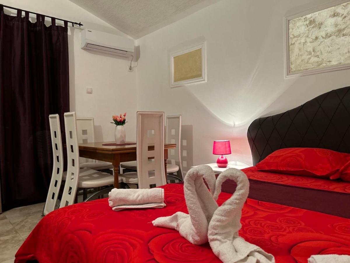 Apartmani Vila Aleksandar Budva Exterior foto