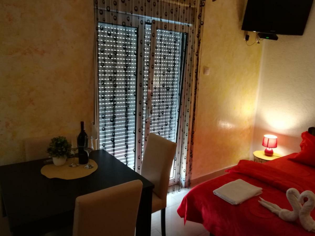 Apartmani Vila Aleksandar Budva Exterior foto