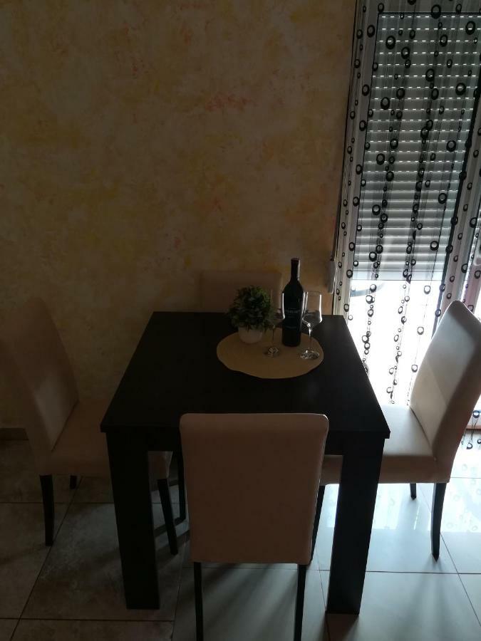 Apartmani Vila Aleksandar Budva Exterior foto